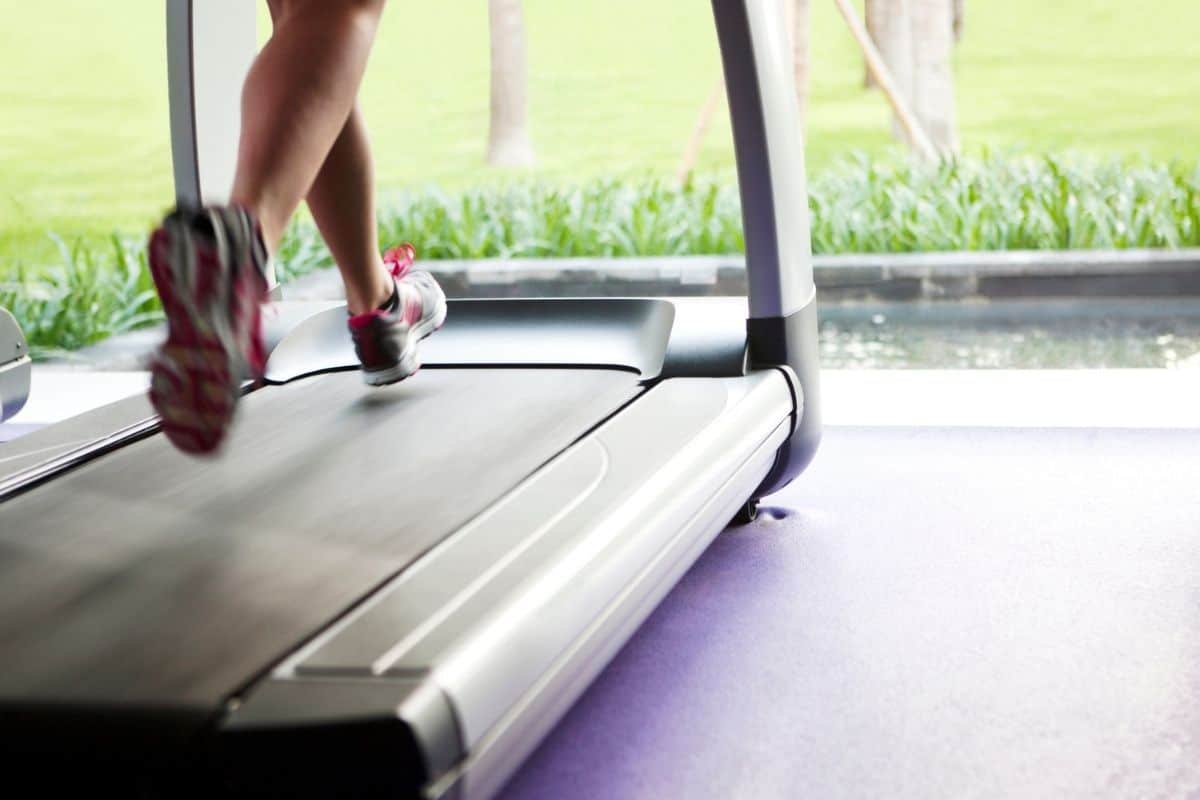Read more about the article How To Use A Treadmill To Lose Belly Fat